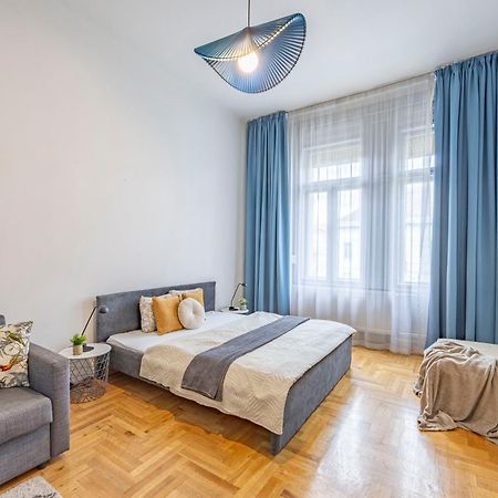 Super Central Cozy Home On The St. Stephen Road Budapest Bagian luar foto
